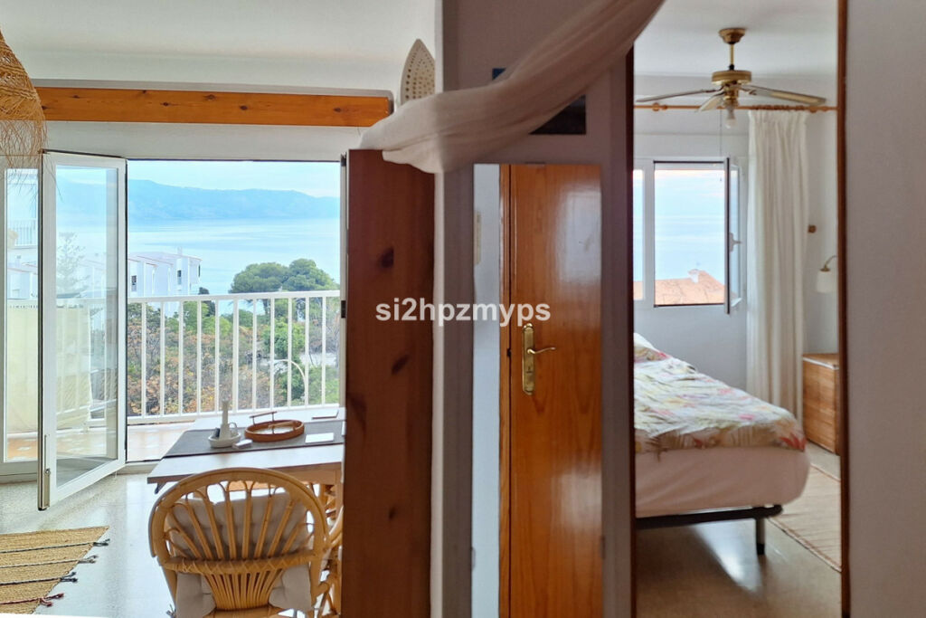 Top Floor Apartment Nerja Málaga - imagen 4