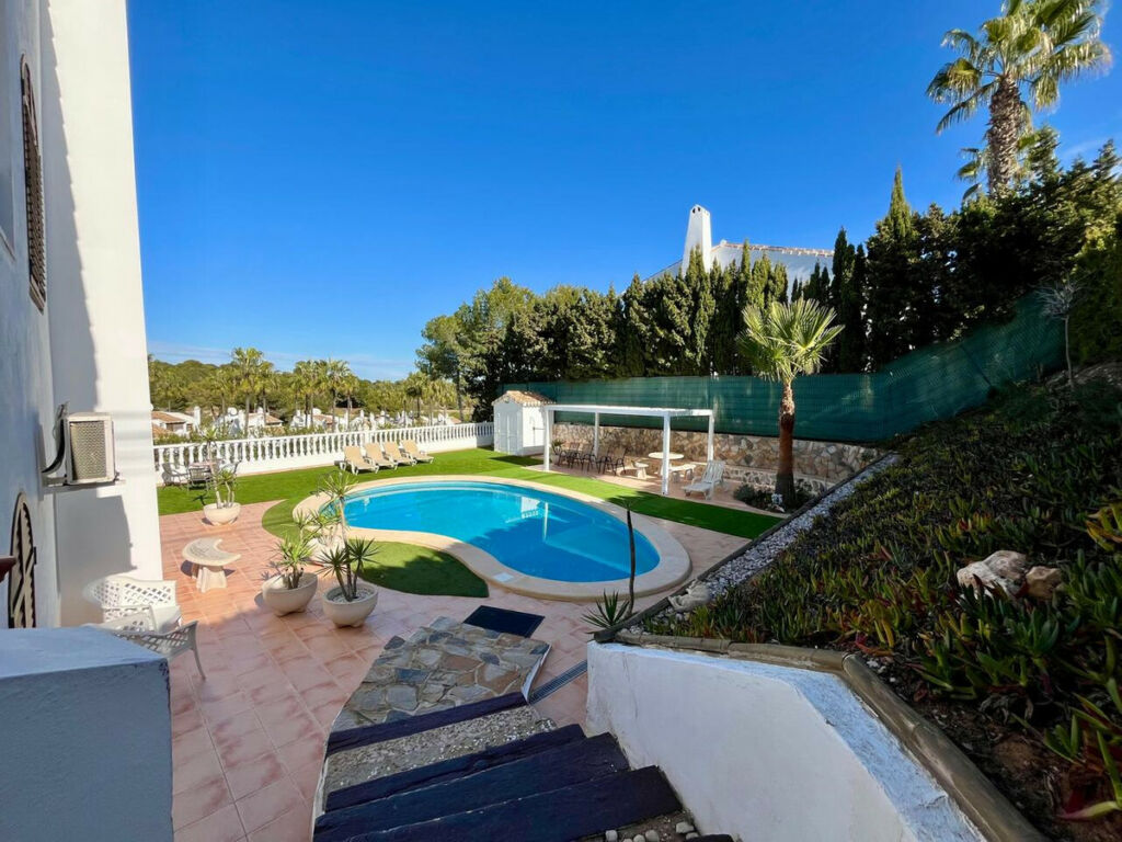 Detached Villa Villamartin Alicante - image 6