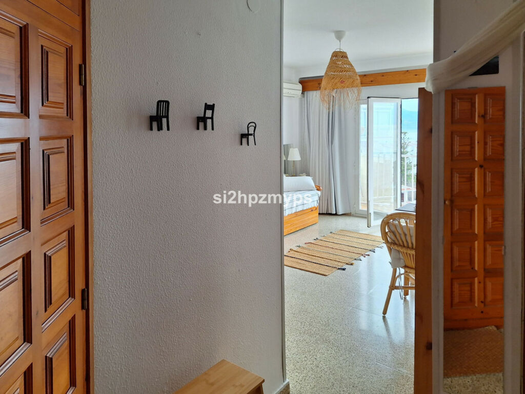 Top Floor Apartment Nerja Málaga - imagen 9