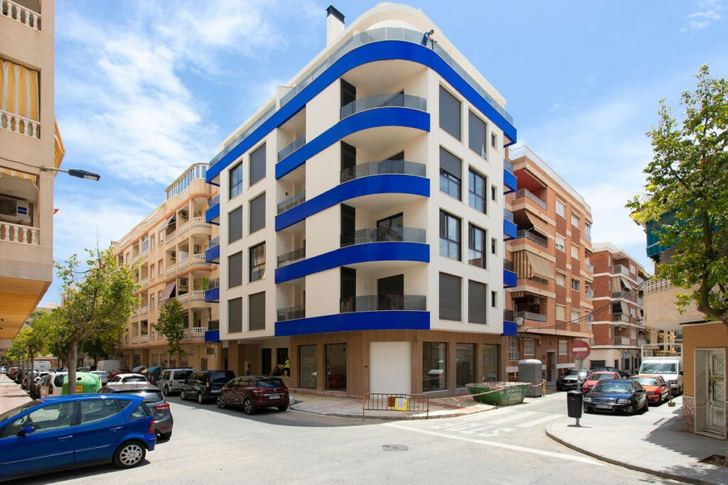 Middle Floor Apartment Torrevieja Alicante