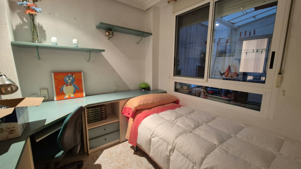 Middle Floor Apartment Torrevieja Alicante - imagen 11