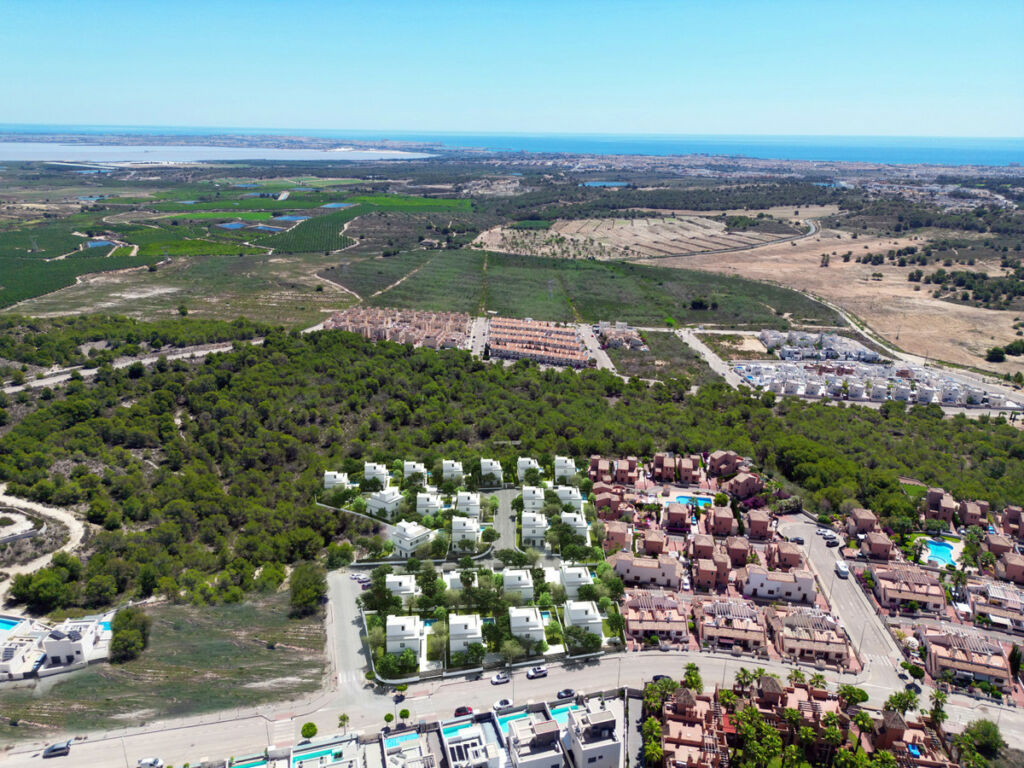 Detached Villa San Miguel de Salinas Alicante - image 11