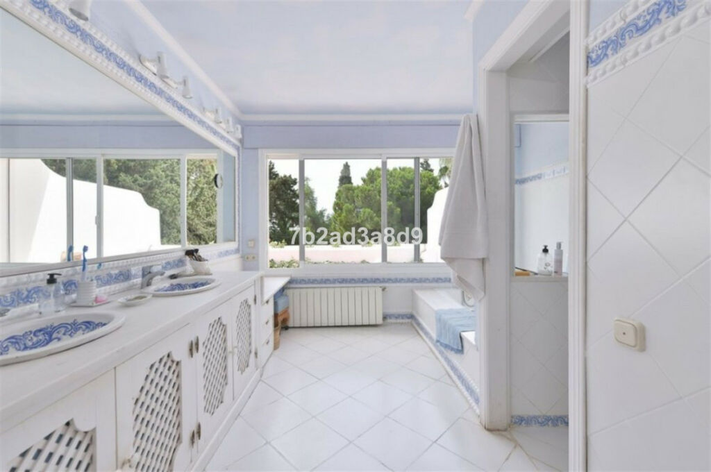 Detached Villa Calahonda Málaga - imagen 12
