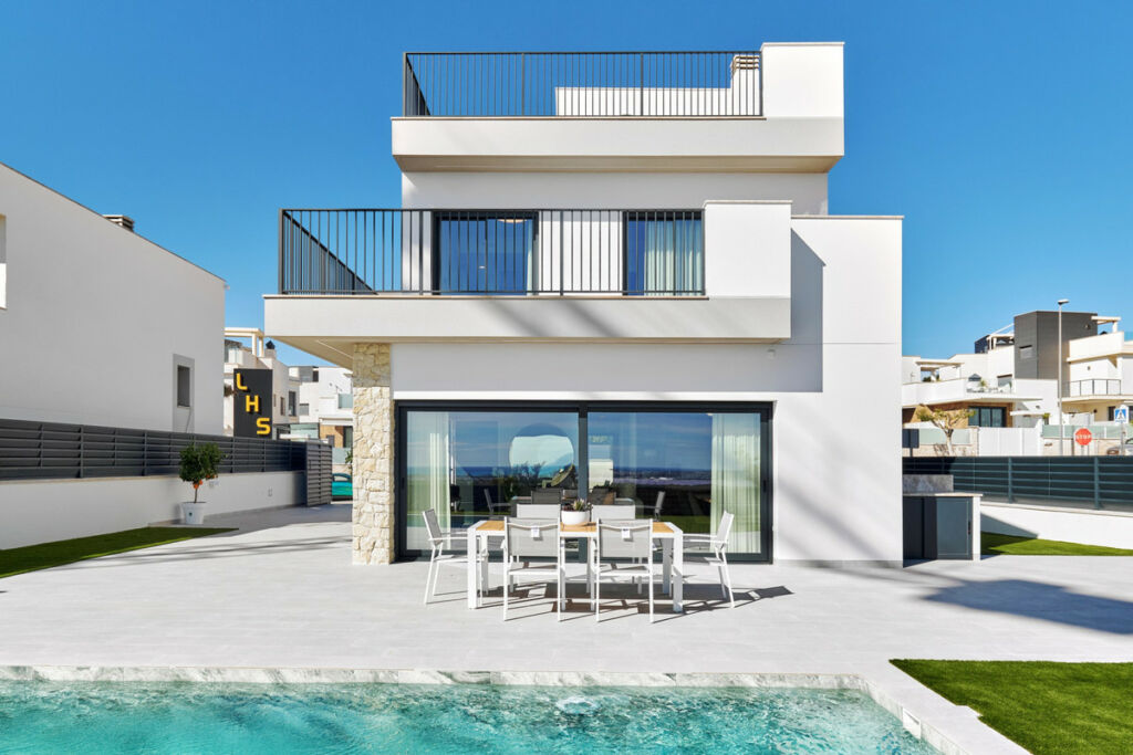 Detached Villa San Miguel de Salinas Alicante - image 12
