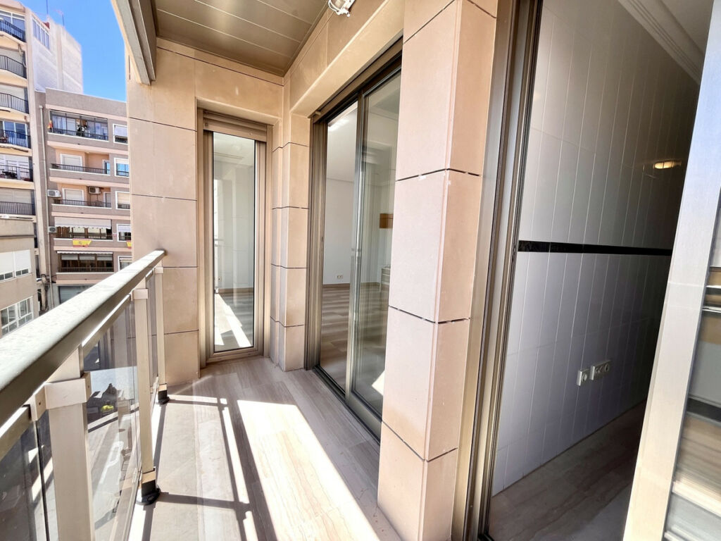 Middle Floor Apartment Santa Pola Alicante - Bild 17