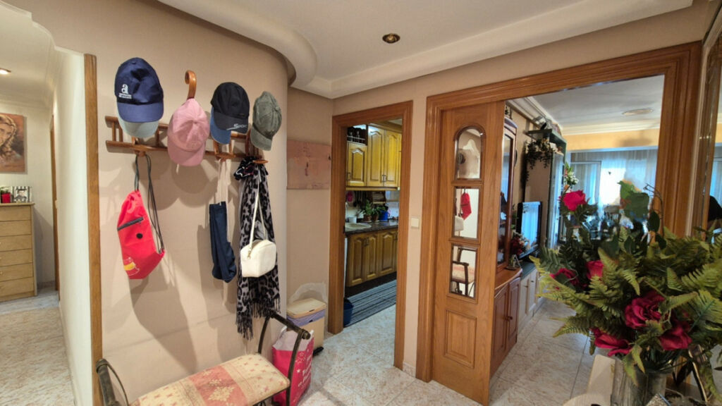 Middle Floor Apartment Torrevieja Alicante - imagen 2