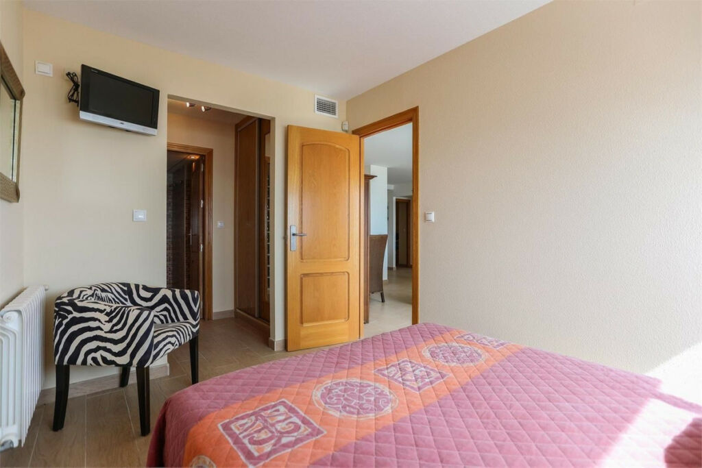 Middle Floor Apartment Torrevieja Alicante - image 18