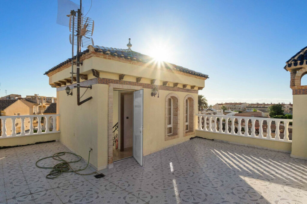 Detached Villa La Florida Alicante - zdjęcie 21