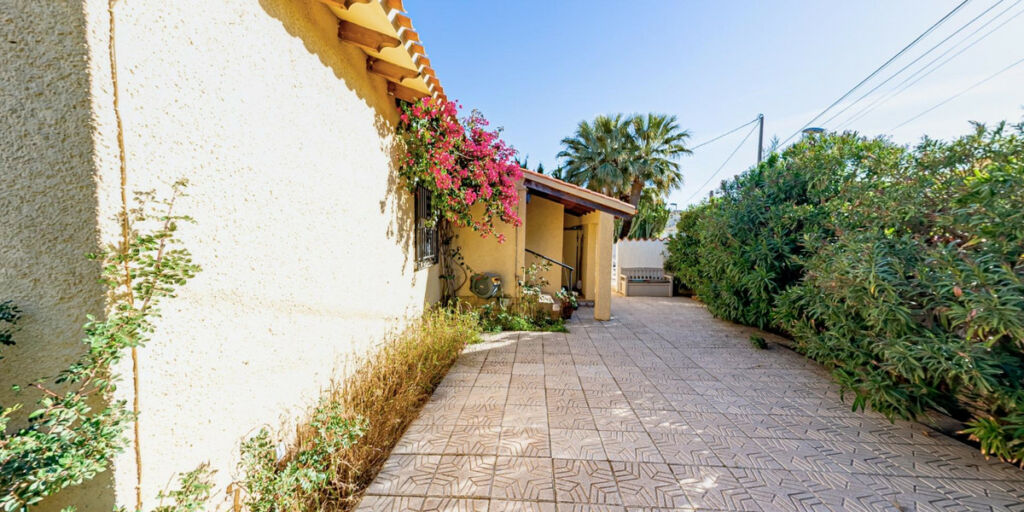 Detached Villa La Nucia Alicante - zdjęcie 22