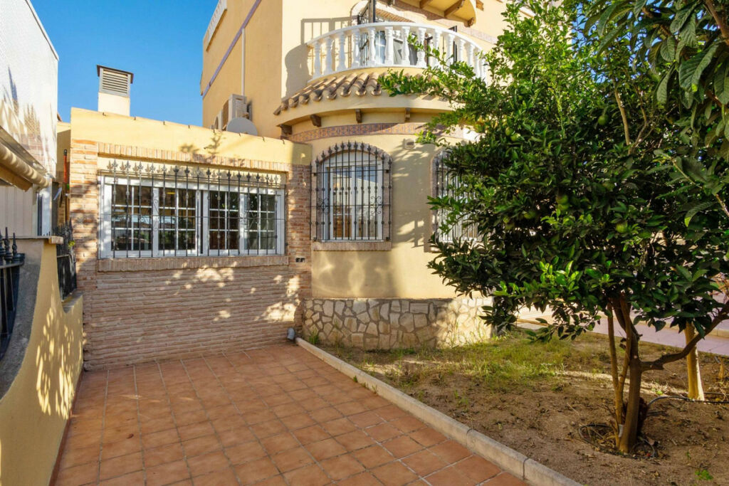 Detached Villa La Florida Alicante - zdjęcie 25