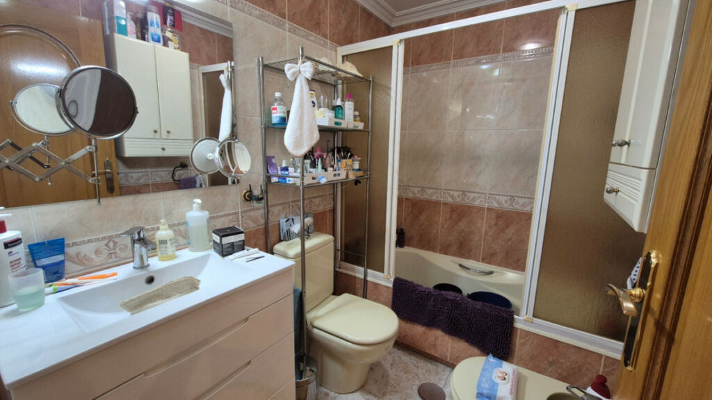 Middle Floor Apartment Torrevieja Alicante - imagen 26
