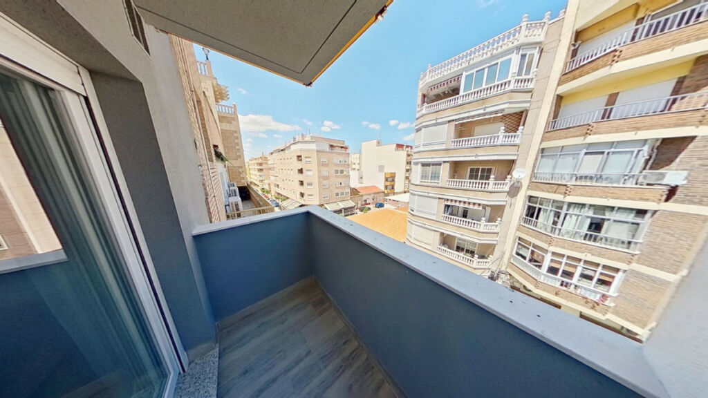 Middle Floor Apartment Torrevieja Alicante - zdjęcie 27