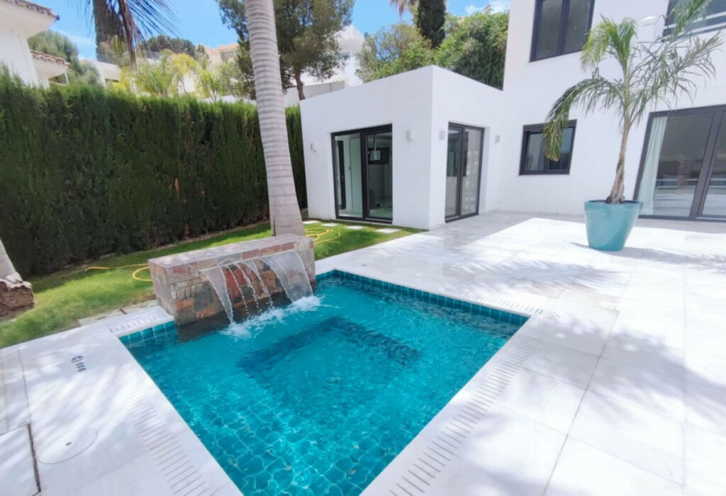 Detached Villa Nueva Andalucía Málaga - imagen 3