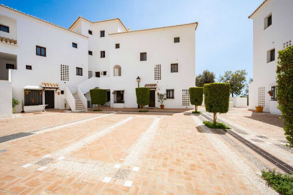 Penthouse Duplex Altos de los Monteros Málaga - image 45