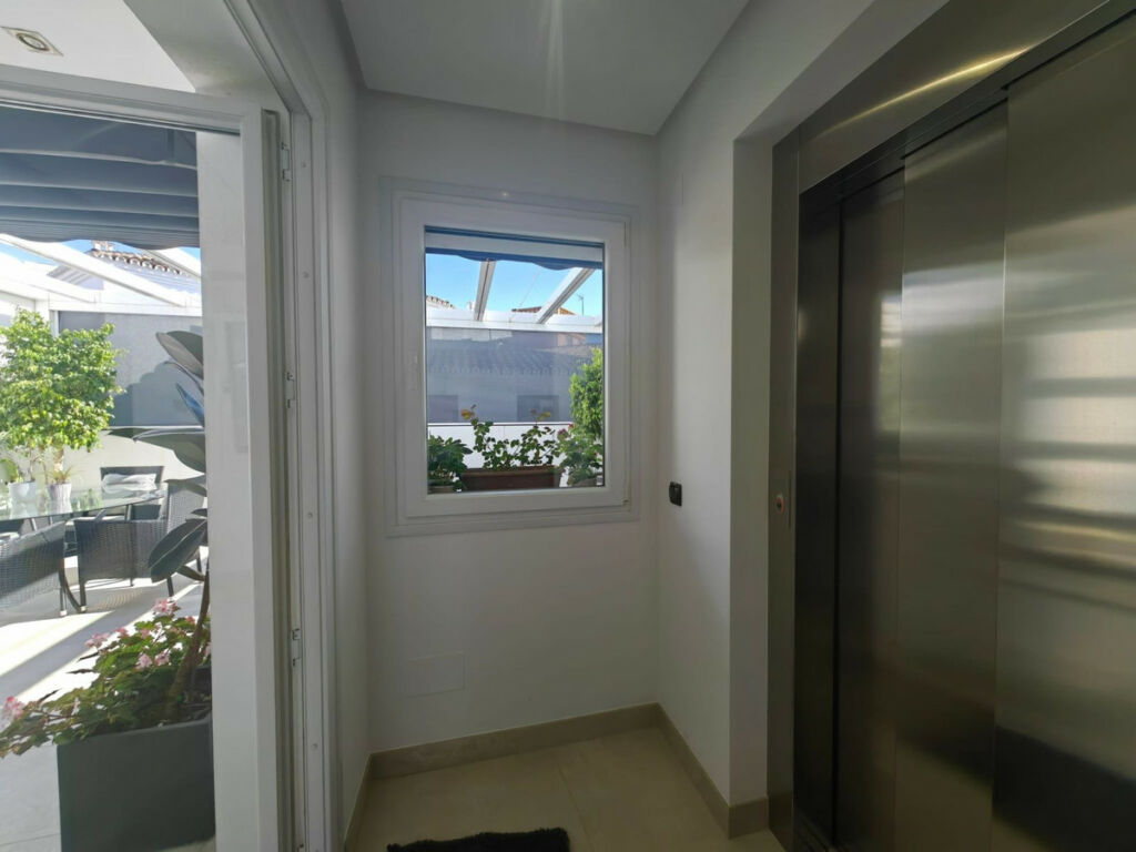 Detached Villa Estepona Málaga - imagen 33