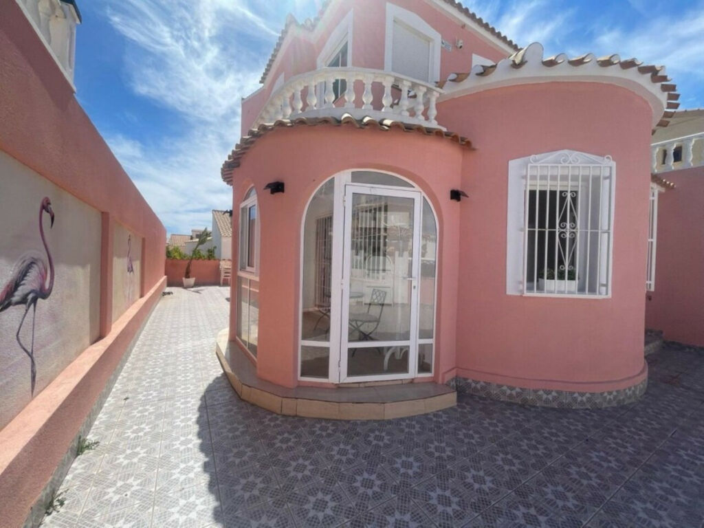 Detached Villa Playa Flamenca Alicante - imagen 2