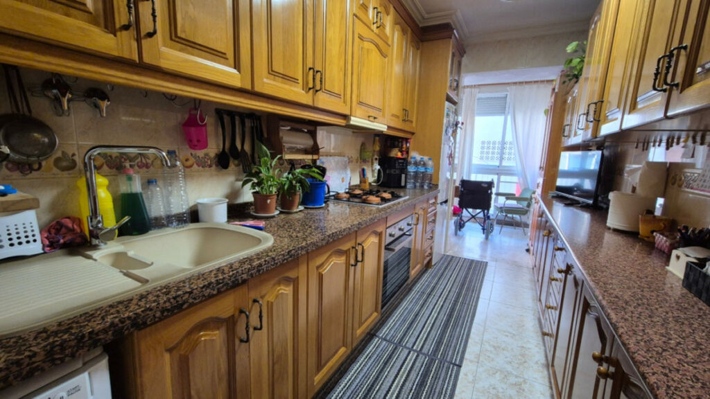 Middle Floor Apartment Torrevieja Alicante - imagen 4