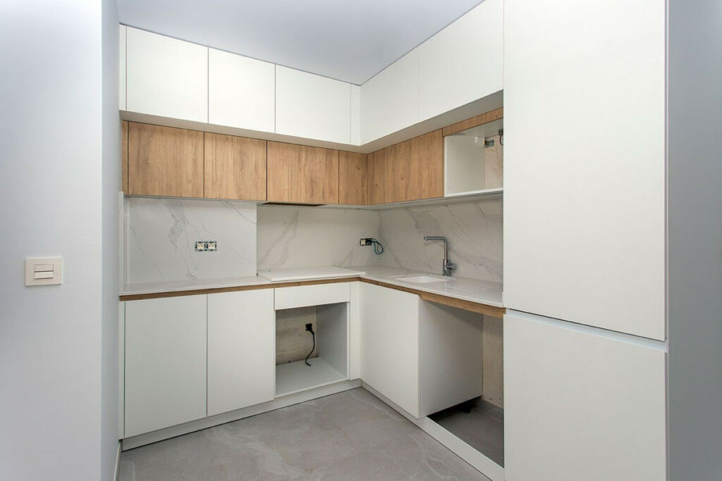 Middle Floor Apartment Torrevieja Alicante - image 4