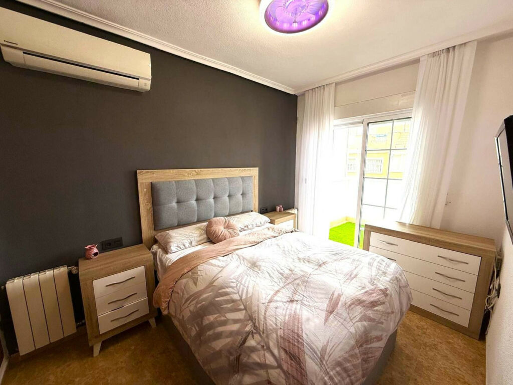 Semi-Detached House Villamartin Alicante - Bild 8