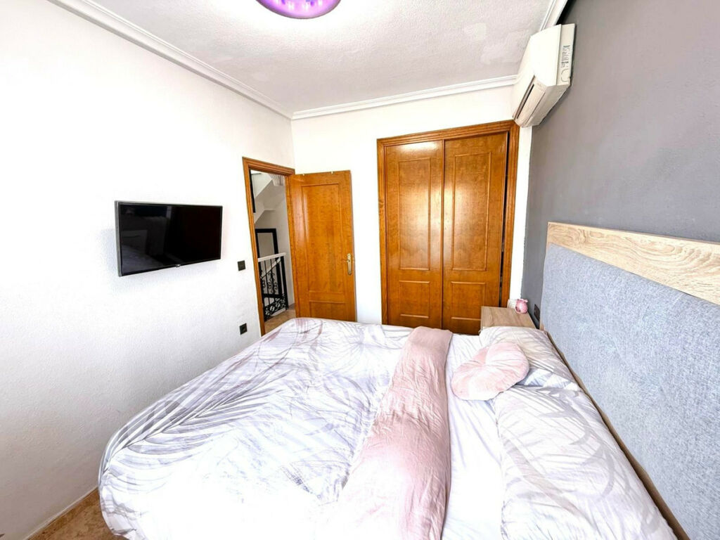 Semi-Detached House Villamartin Alicante - Bild 9