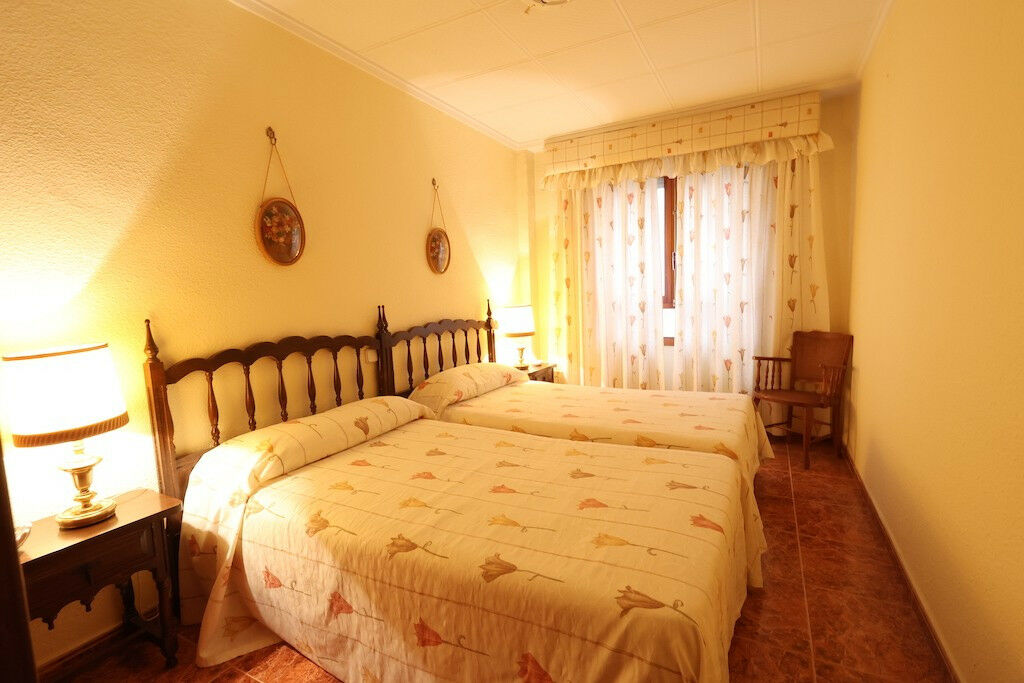 Middle Floor Apartment Torrevieja Alicante - image 10