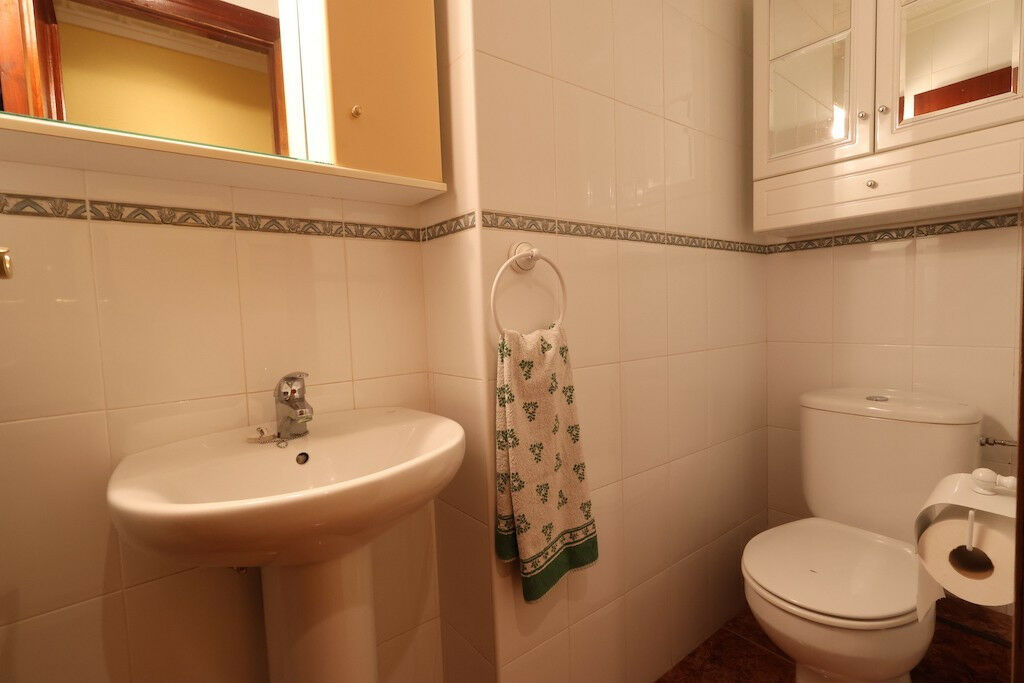 Middle Floor Apartment Torrevieja Alicante - image 12