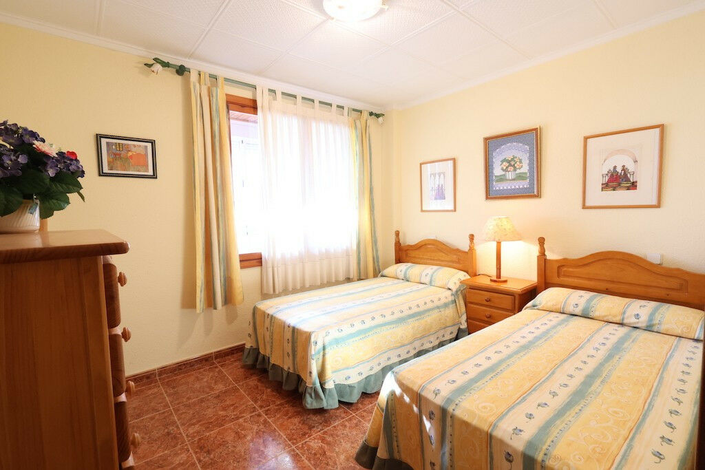 Middle Floor Apartment Torrevieja Alicante - image 13