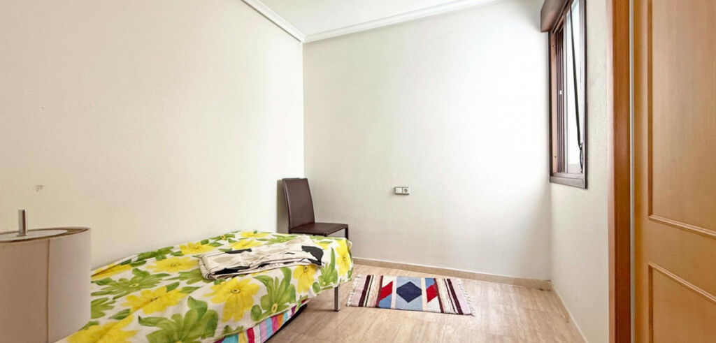 Middle Floor Apartment Torrevieja Alicante - imagen 13