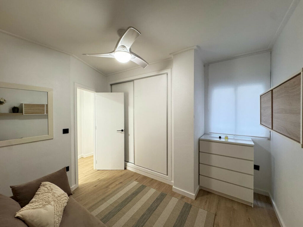 Middle Floor Apartment Torrevieja Alicante - zdjęcie 13