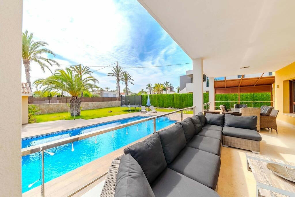 Detached Villa Cabo Roig Alicante - image 14