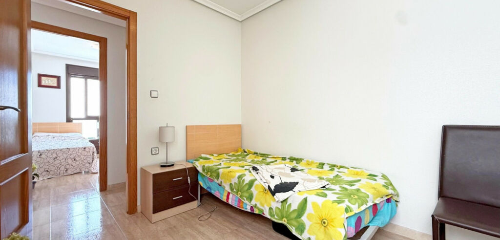 Middle Floor Apartment Torrevieja Alicante - imagen 14
