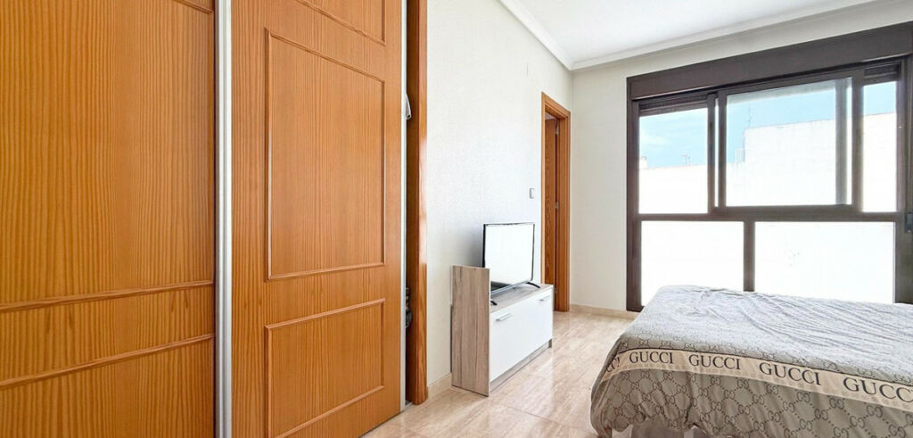 Middle Floor Apartment Torrevieja Alicante - imagen 16
