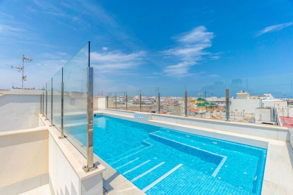 Middle Floor Apartment Torrevieja Alicante - image 18