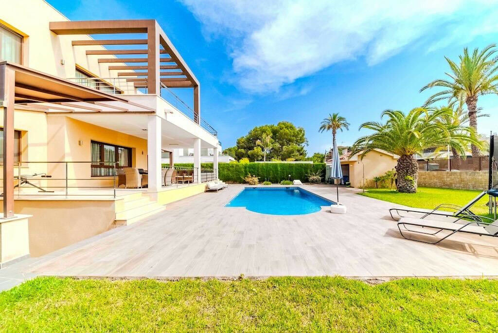 Detached Villa Cabo Roig Alicante - image 18