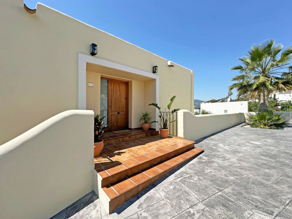 Detached Villa Jalon Alicante - image 19