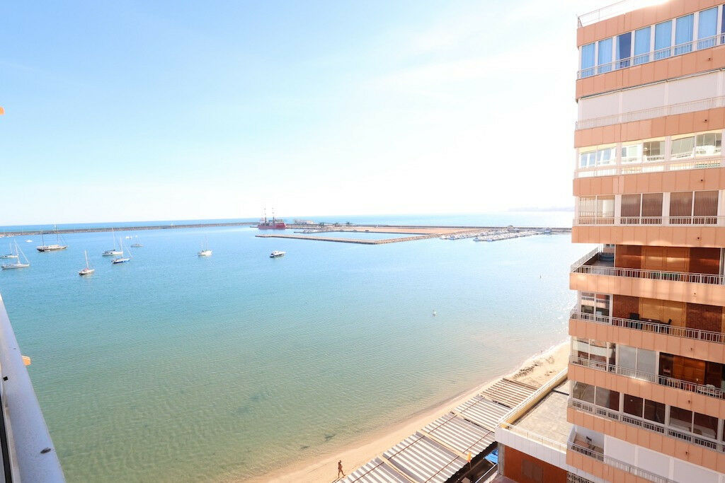 Middle Floor Apartment Torrevieja Alicante - image 2