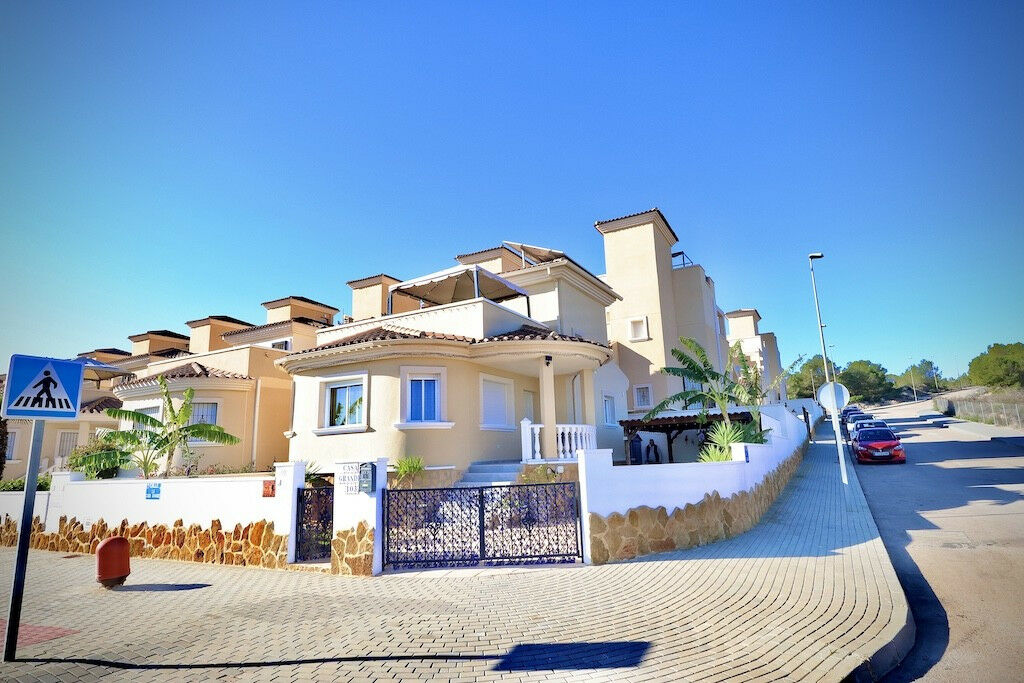 Townhouse San Miguel de Salinas Alicante - image 2