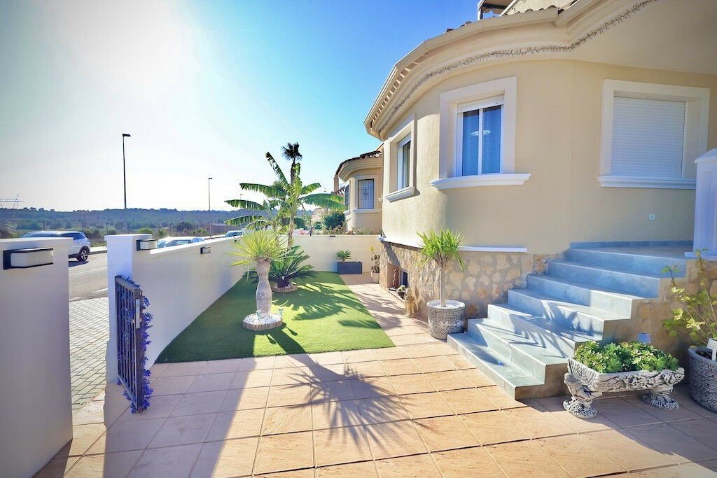 Townhouse San Miguel de Salinas Alicante - image 3