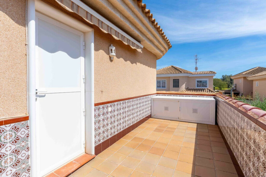 Detached Villa Punta Prima Alicante - zdjęcie 32