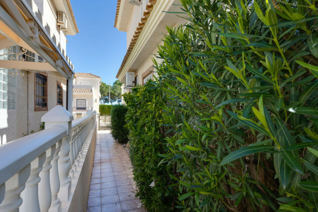 Detached Villa Orihuela Costa Alicante - imagen 38