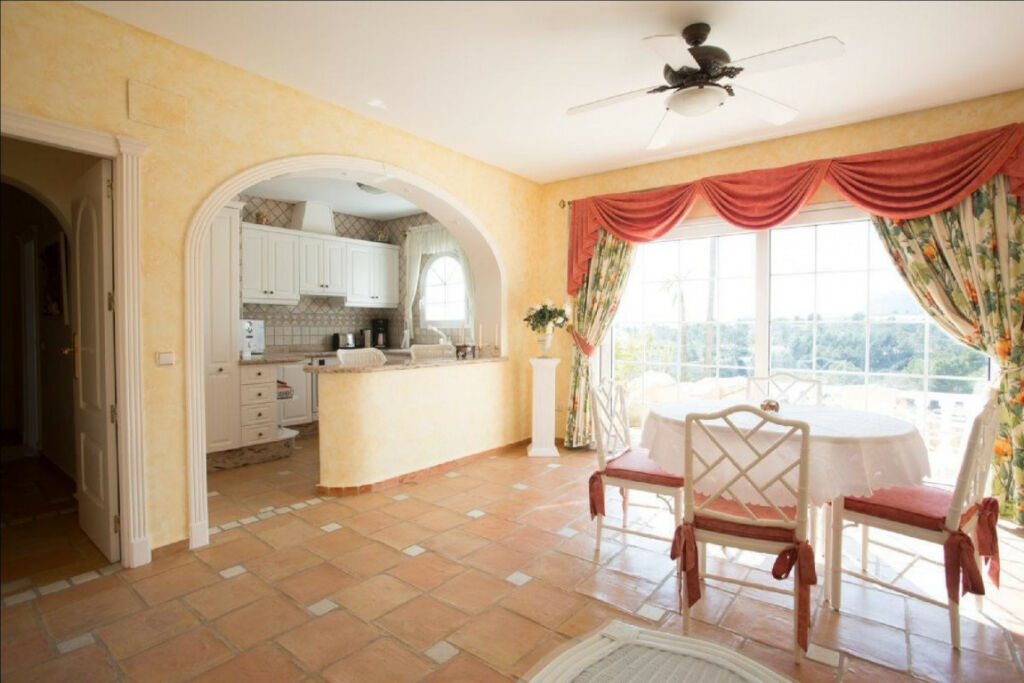 Detached Villa La Nucia Alicante - zdjęcie 39