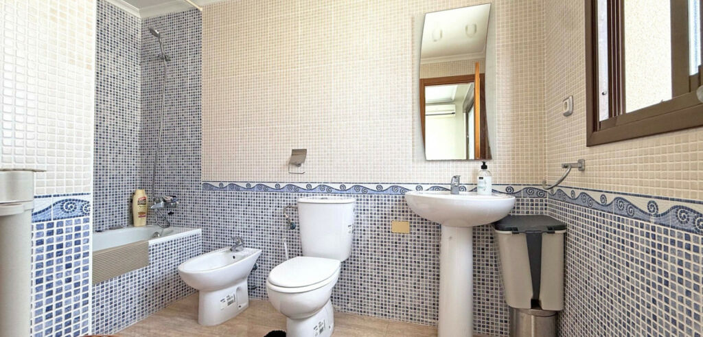Middle Floor Apartment Torrevieja Alicante - imagen 5