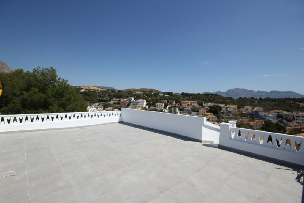 Detached Villa La Nucia Alicante - image 6