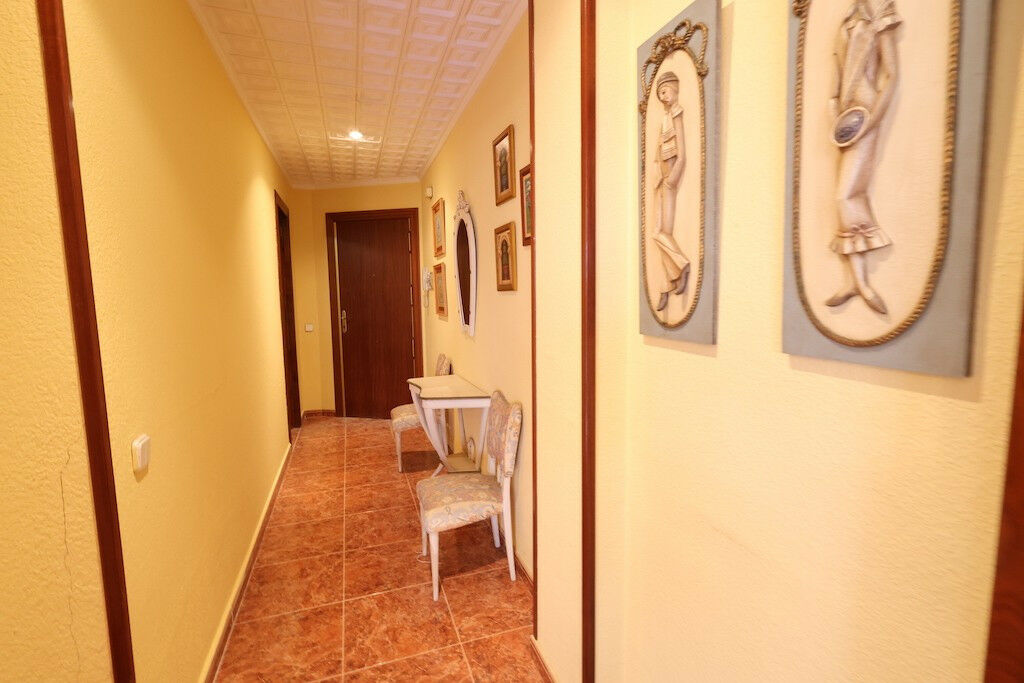 Middle Floor Apartment Torrevieja Alicante - image 9