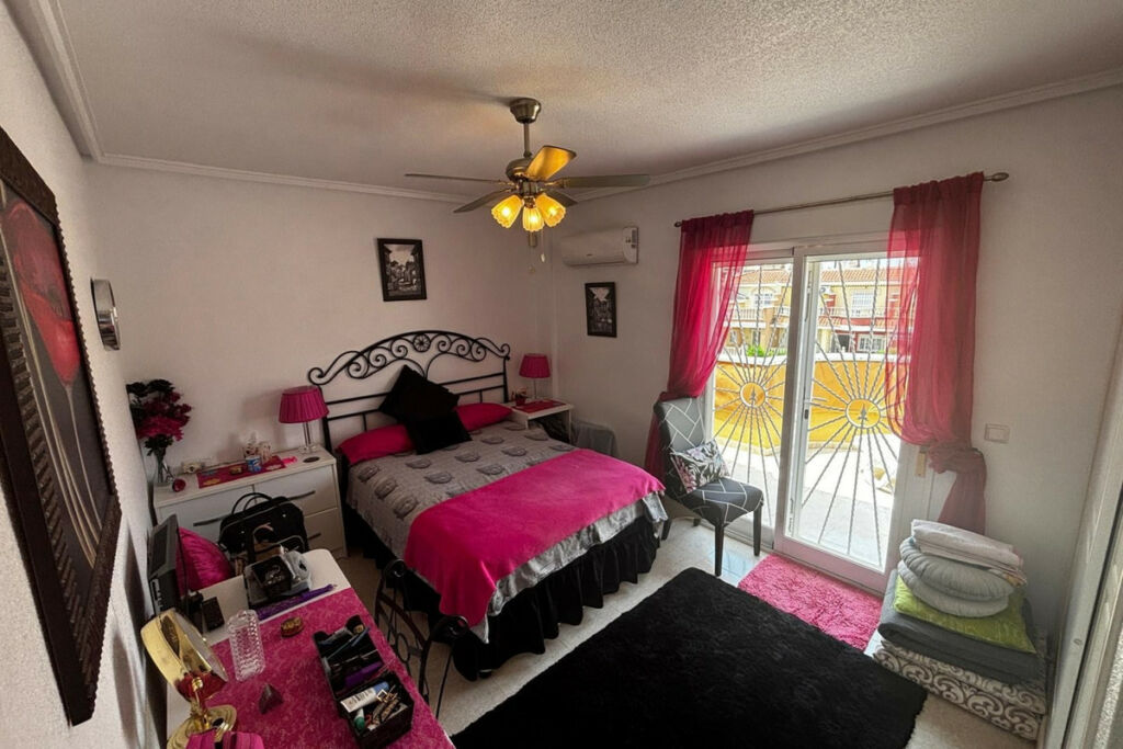 Townhouse Dona Pepa Alicante - Bild 9
