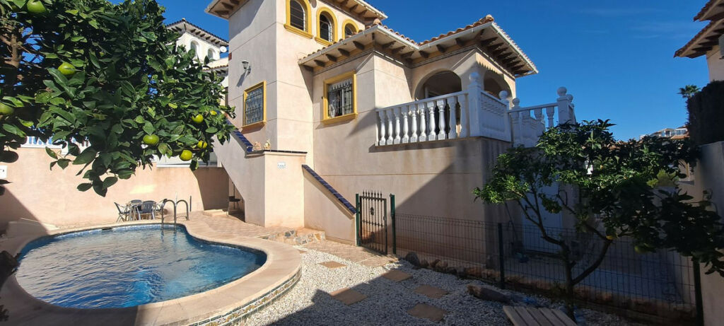 Detached Villa La Zenia Alicante