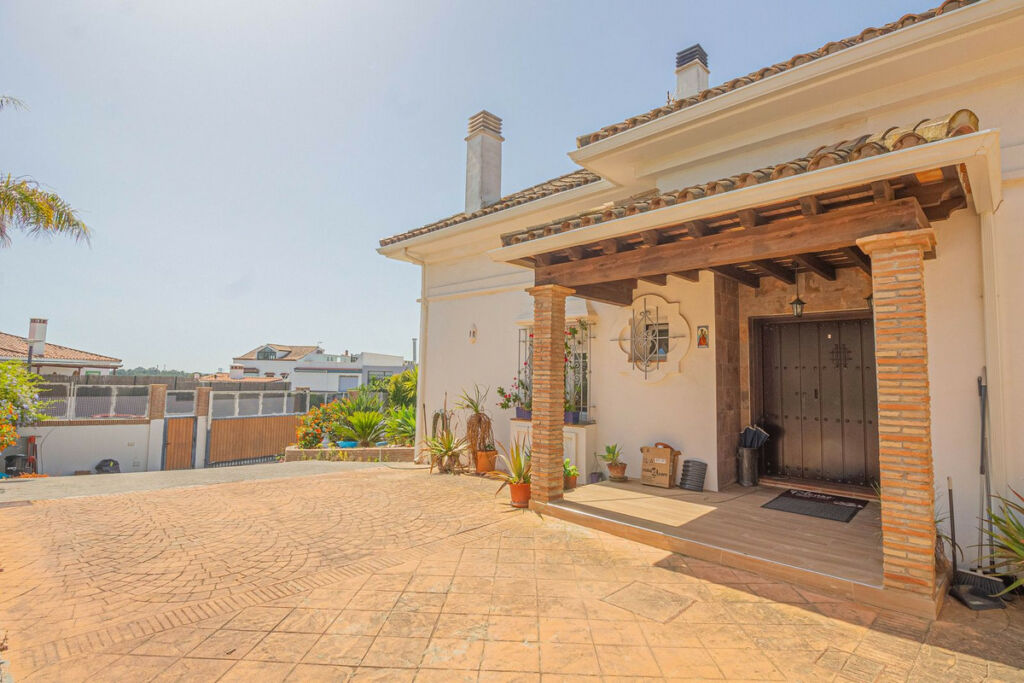 Detached Villa Pueblo Nuevo de Guadiaro Cádiz - zdjęcie 12
