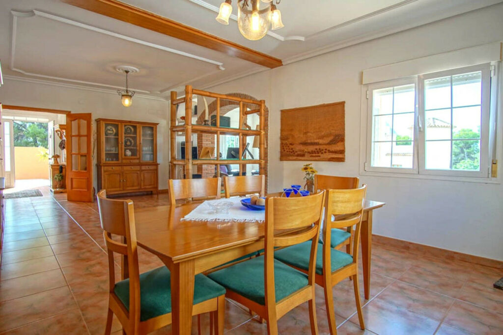 Detached Villa Los Pinos Alicante - image 12