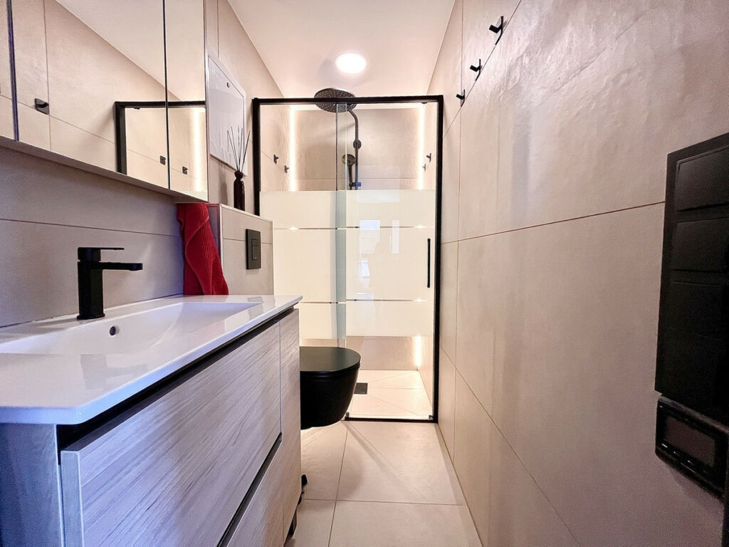 Middle Floor Apartment Almoradi Alicante - image 14