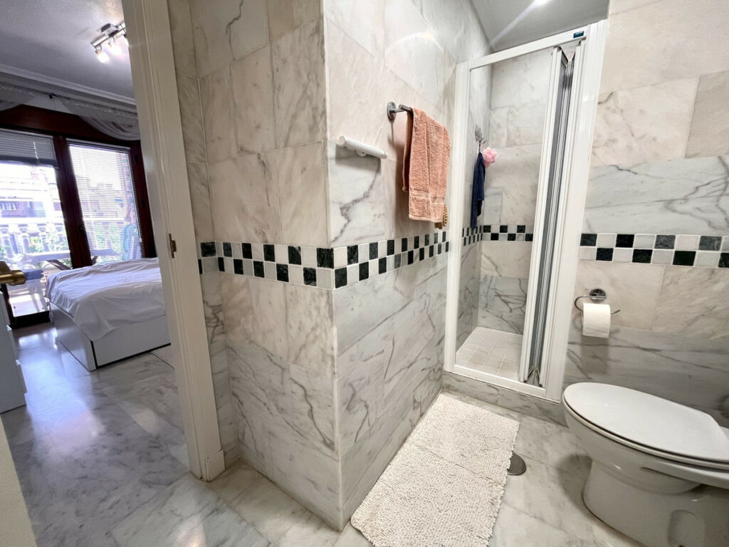 Middle Floor Apartment Los Dolses Alicante - Bild 15